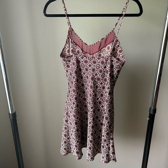 Val Mode Lingerie Slip - Picture 2 of 6